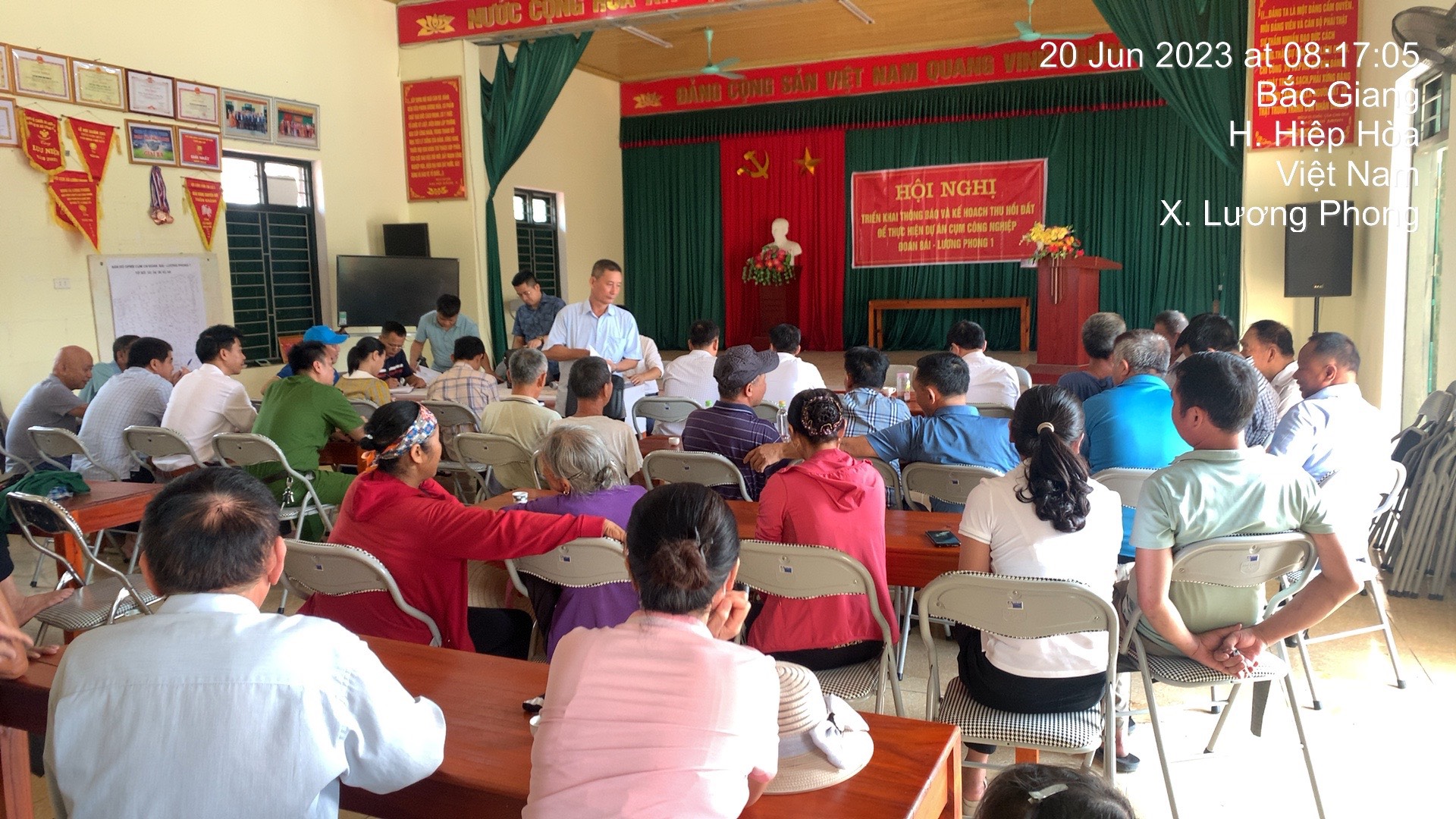 Tổ chức họp dân triển khai thông báo thu hồi đất thuộc dự án CCN Đoan Bái – Lương Phong 1, huyện Hiệp Hòa, tỉnh Bắc Giang