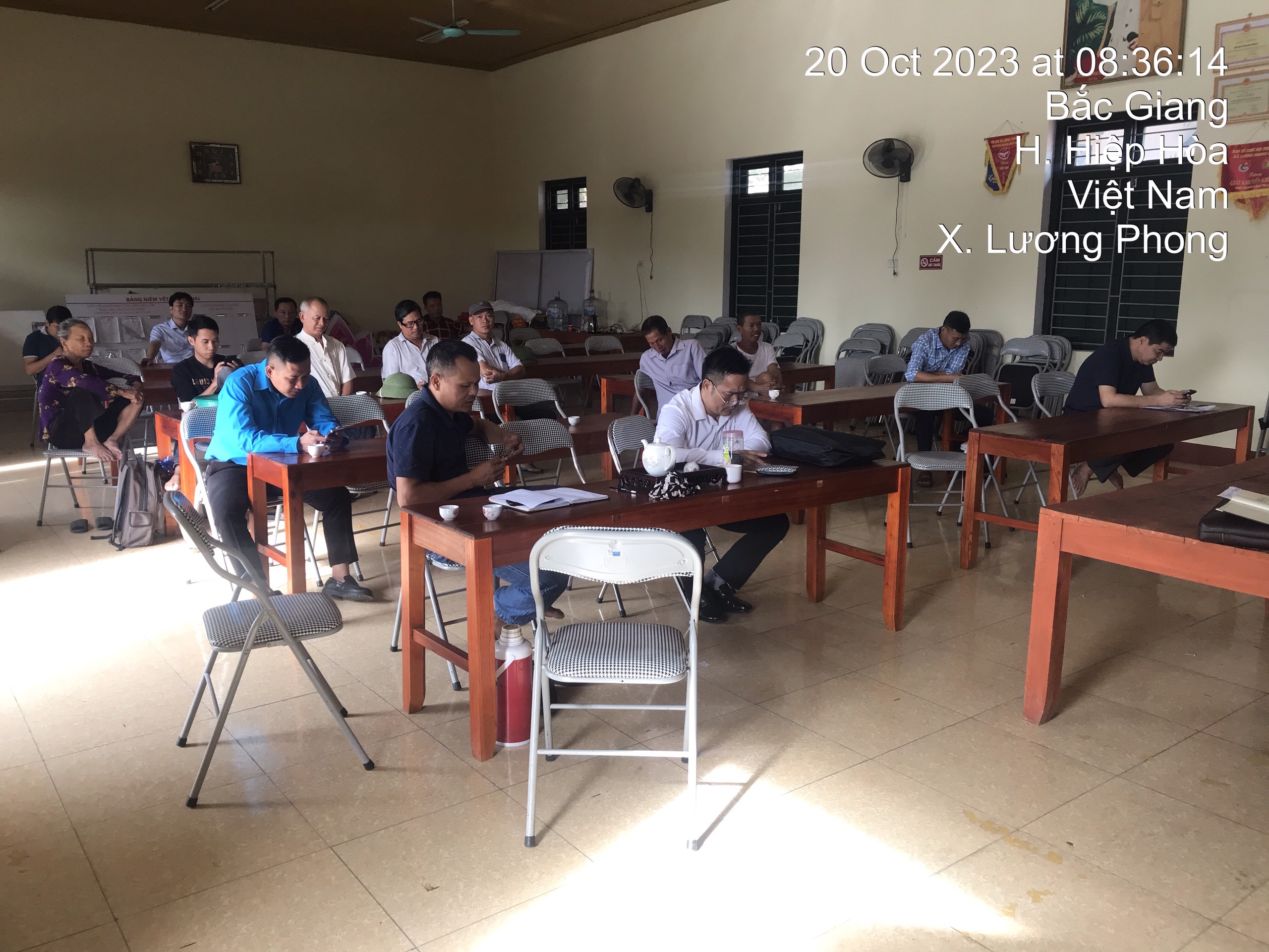 Tổ chức họp dân tại thôn Tứ, xã Lương Phong thực hiện dự án CCN Đoan Bái – Lương Phong 1.