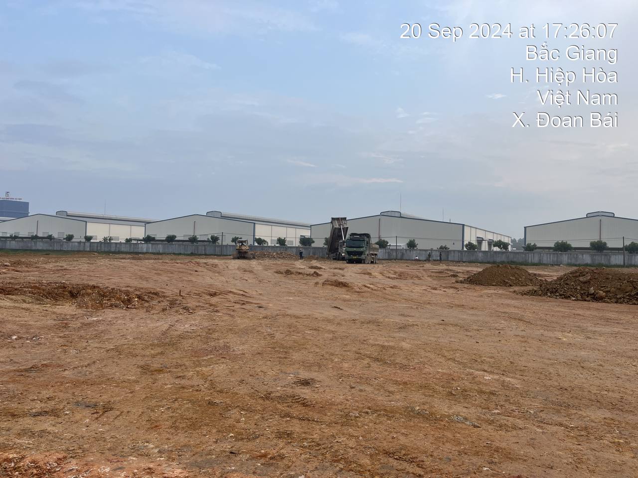 Bắt đầu công tác đổ đất san nền cho dự án Cụm công nghiệp Đoan Bái